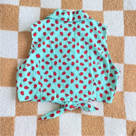 NWOT Voodoo Vixens Ladybug Pin Up Girl Tie Crop Top / Size XL - Picture 2 of 4